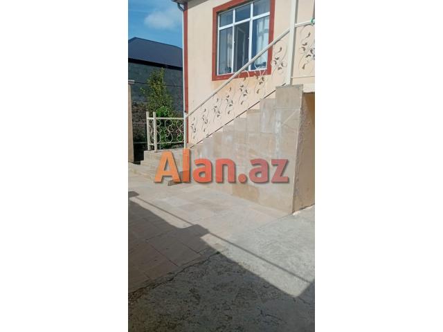 Məhəmmədi qəsəbəsində həyət evi satılır