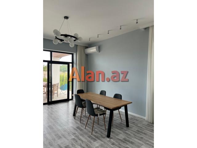 Albalılıqda həyət evi satılır