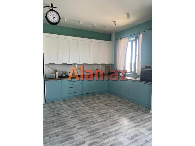 Albalılıqda həyət evi satılır
