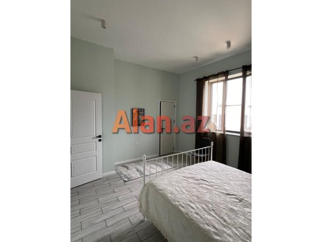 Albalılıqda həyət evi satılır