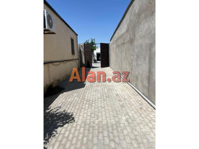 Albalılıqda həyət evi satılır