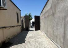 Albalılıqda həyət evi satılır
