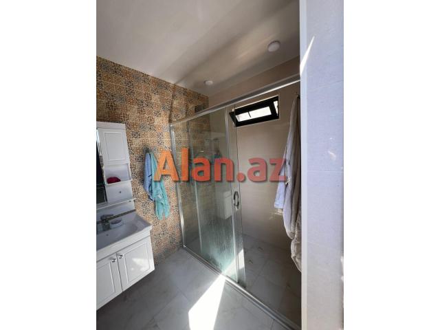 Albalılıqda həyət evi satılır