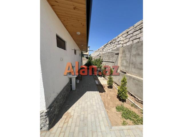 Albalılıqda həyət evi satılır