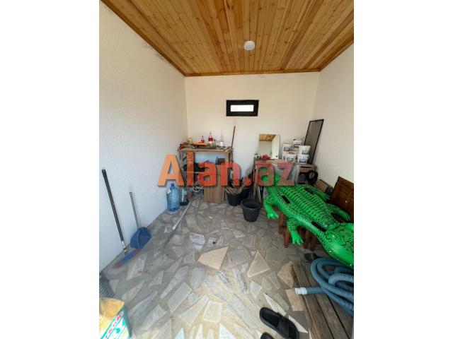 Albalılıqda həyət evi satılır