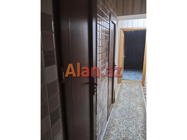 Mərdəkanda Bina evi 2 otaqli menzil 3 cu mertebe