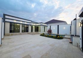 Mərdəkanda  bağ evi satılır