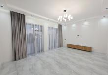 Mərdəkanda  bağ evi satılır