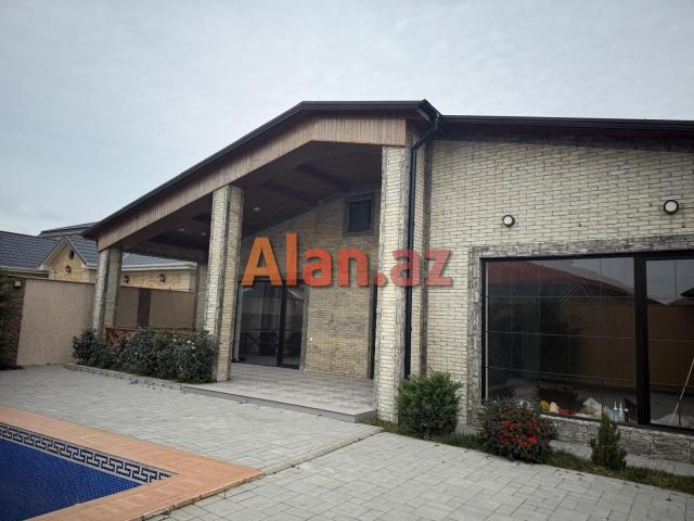Mərdəkanda bağ evi satılır