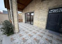 Mərdəkanda bağ evi satılır