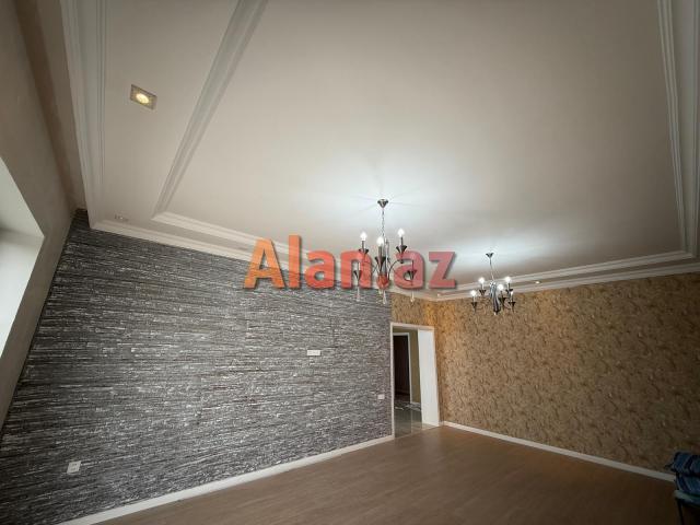 Mərdəkanda bağ evi satılır