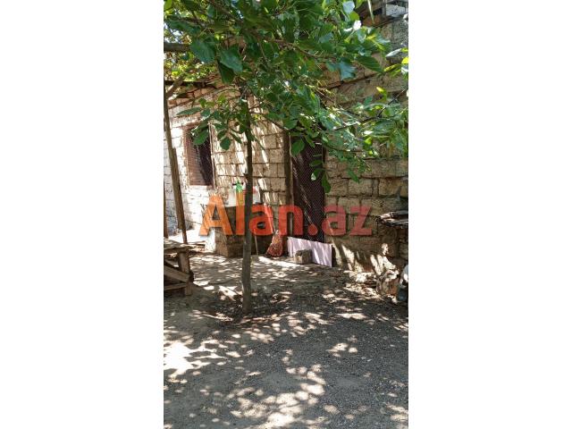 Buzovnada bağ evi satılır