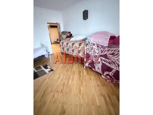 Binədə həyət evi satılır