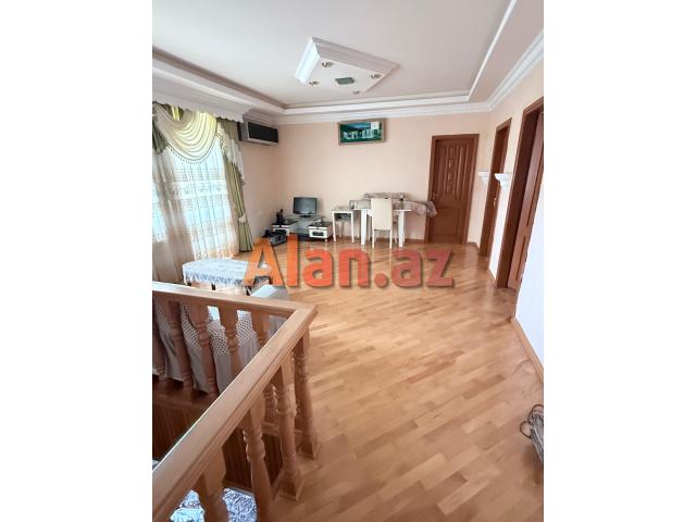 Binədə həyət evi satılır