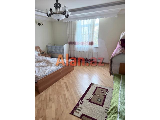 Binədə həyət evi satılır