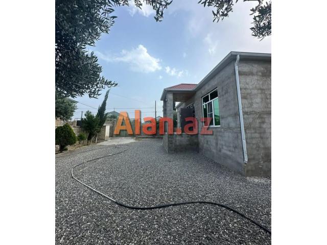 Qalada həyət evi