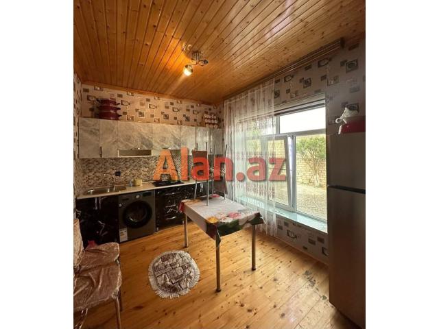 Qalada həyət evi
