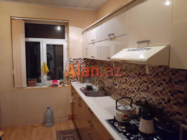 Buzovnada Albalılıqda ev satılır