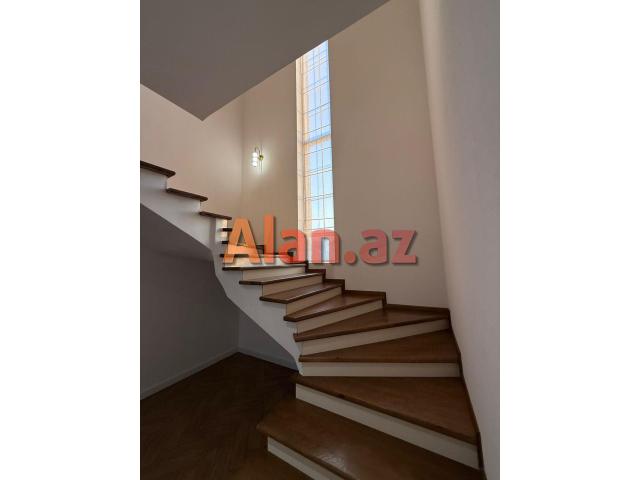Mərdəkanda villa satılır
