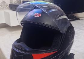 Moto debilqe kaska