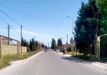 Buzovnada həyət evi satılır