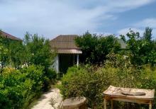 Buzovnada həyət evi satılır