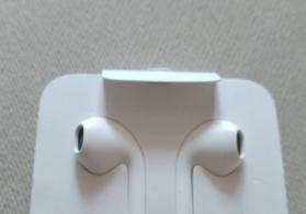 Apple iPhone qutusunda çıxan orijinal qulaqliq