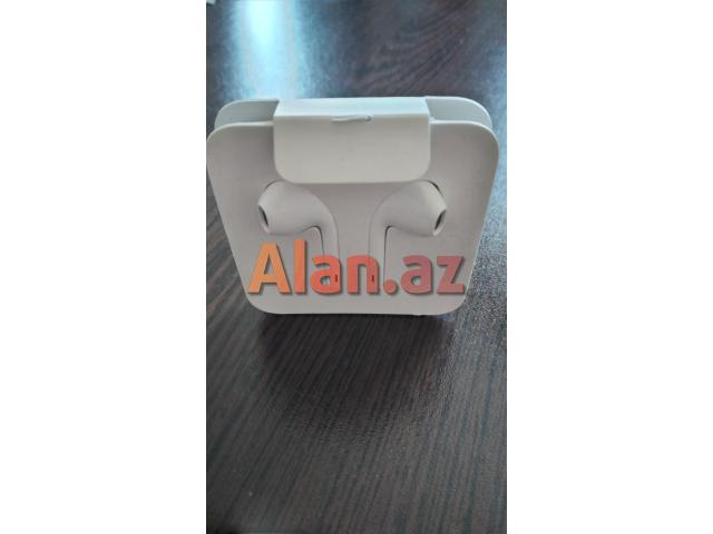 Apple iPhone qutusunda çıxan orijinal qulaqliq