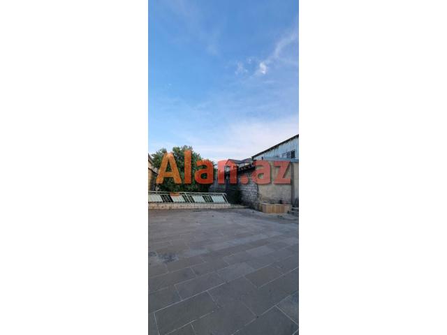 Buzovnada həyət evi satılır