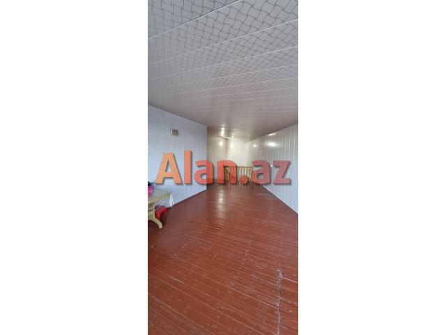 Buzovnada həyət evi satılır