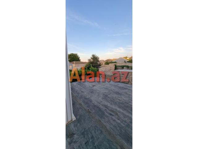 Buzovnada həyət evi satılır