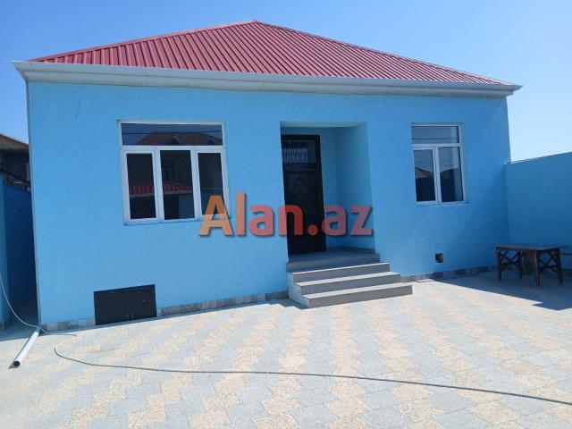 Buzovnada həyət evi satılır