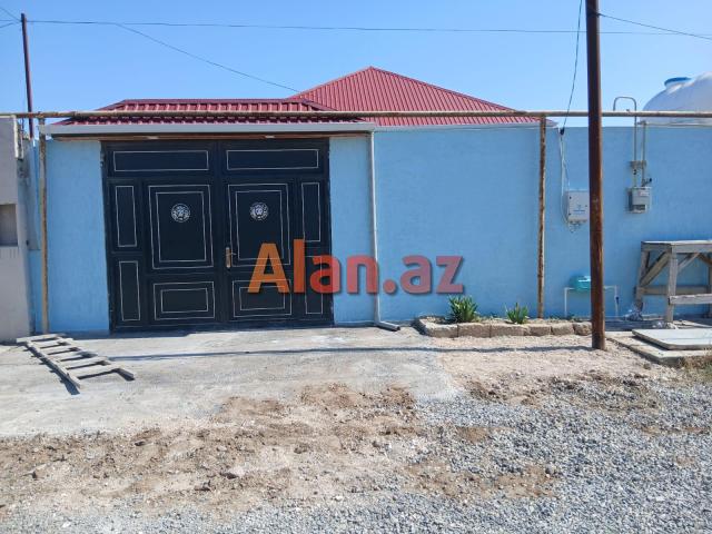 Buzovnada həyət evi satılır