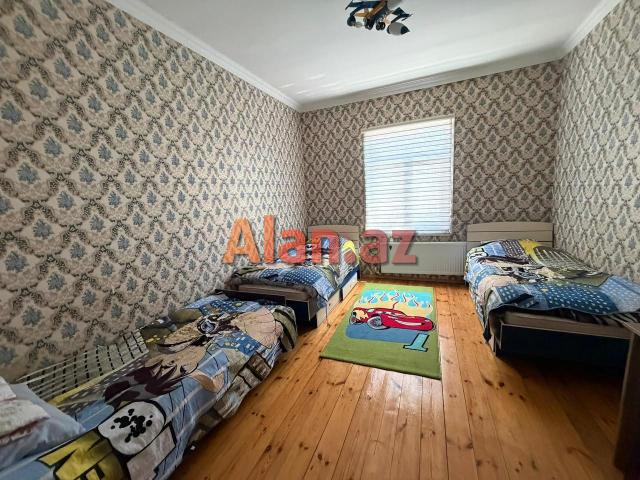 Şüvəlanda həyət evi satılır