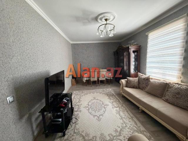 Şüvəlanda həyət evi satılır