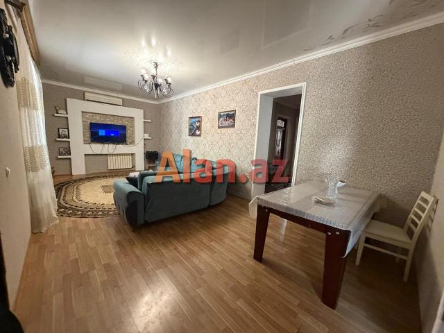 Şüvəlanda həyət evi satılır