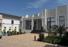 Buzovnada bağ evi satılır