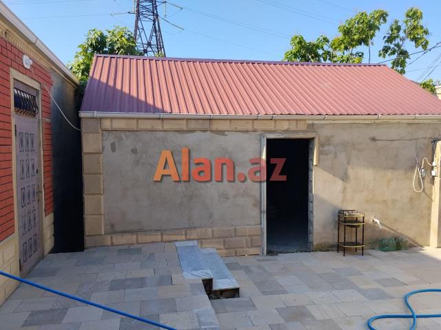 Albalılıqda həyət evi satılır