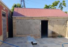 Albalılıqda həyət evi satılır