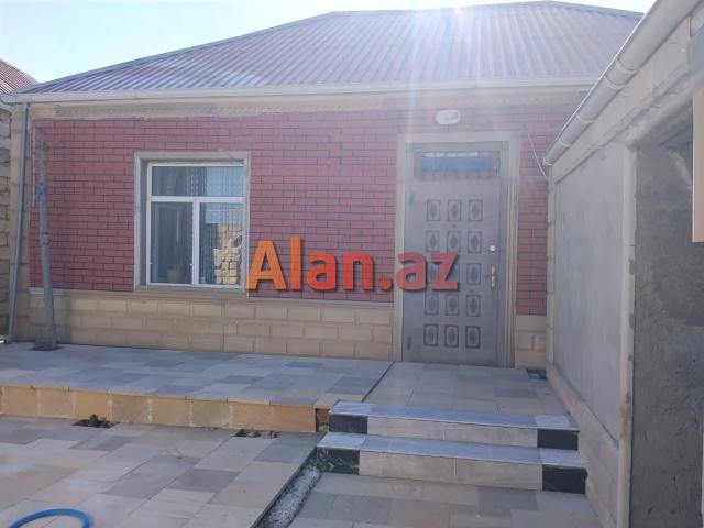 Albalılıqda həyət evi satılır