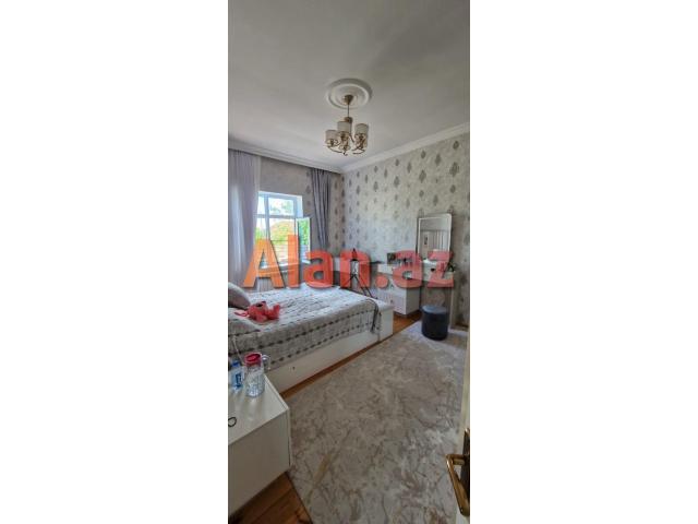 Albalılıqda həyət evi satılır