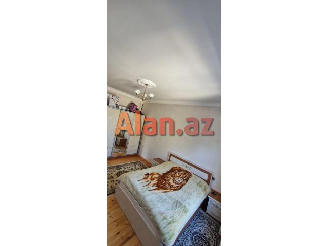 Albalılıqda həyət evi satılır
