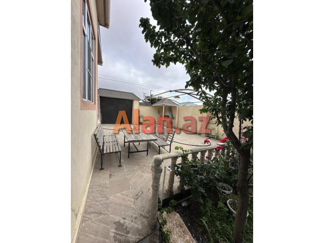 Albalılıqda həyət evi satılır
