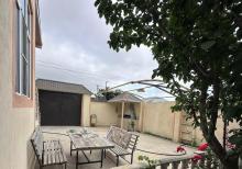 Albalılıqda həyət evi satılır