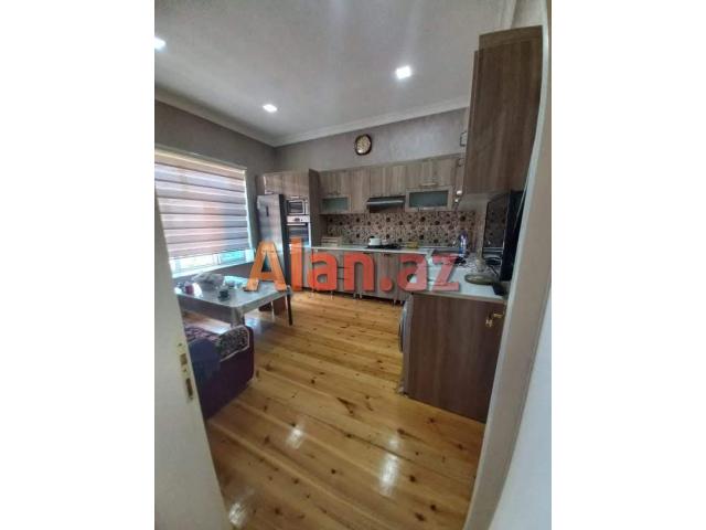 Albalılıqda həyət evi satılır
