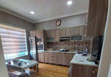 Albalılıqda həyət evi satılır