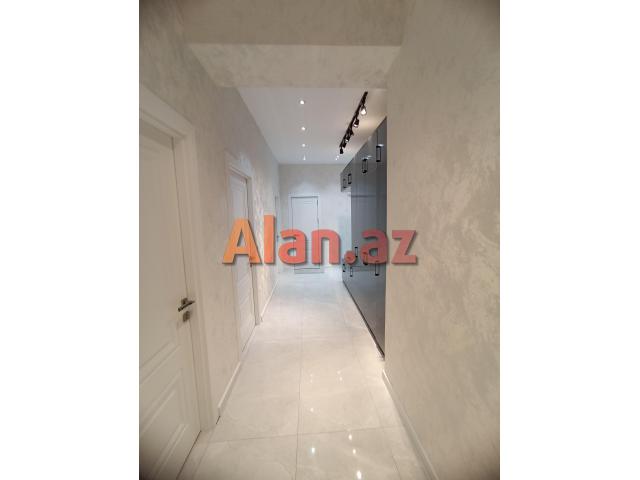 Əhmədlidə qanuni 3 otaqlı, super təmirli, əşyalı mənzil