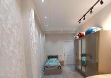 Əhmədlidə qanuni 3 otaqlı, super təmirli, əşyalı mənzil