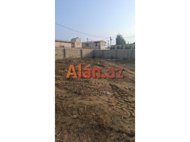 Buzovnada Mərdəkan yolunda torpaq sahəsi satılır