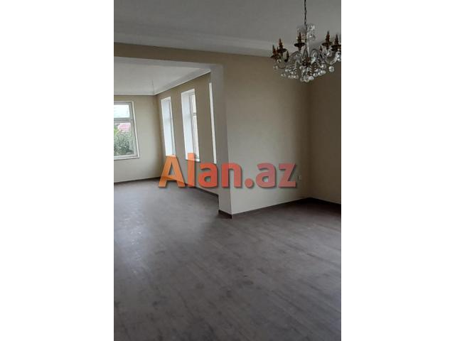 Şüvəlanda bağ evi satılır